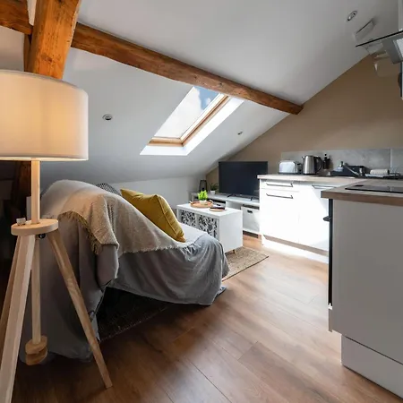 Poe-tehani - Design - Centre Apartment
