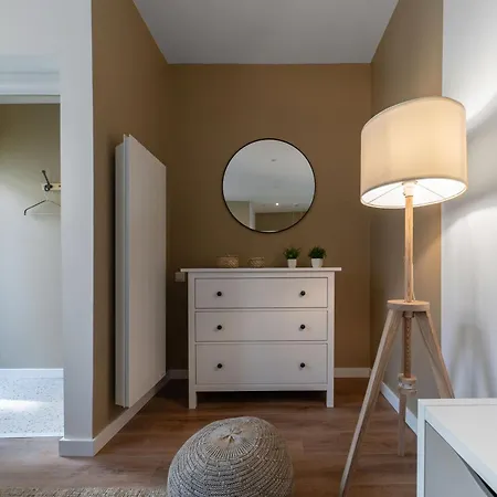 Poe-tehani - Design - Centre Apartment
