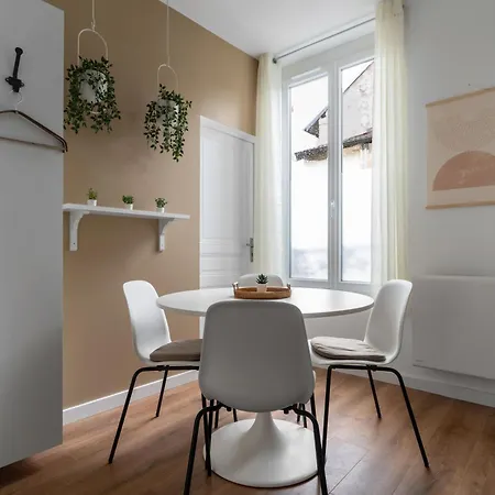 Poe-tehani - Design - Centre *