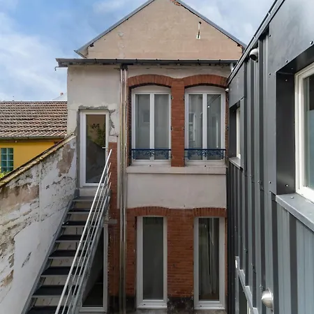 Poe-tehani - Design - Centre *