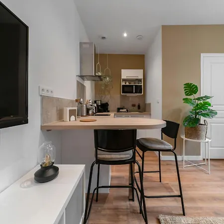 Poe-tehani - Design - Centre Apartment *