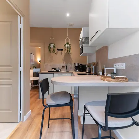 Poe-tehani - Design - Centre