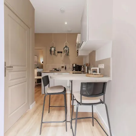 Poe-tehani - Design - Centre * Vichy