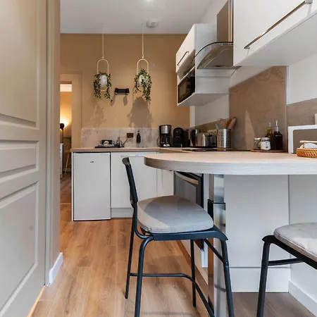 Poe-tehani - Design - Centre