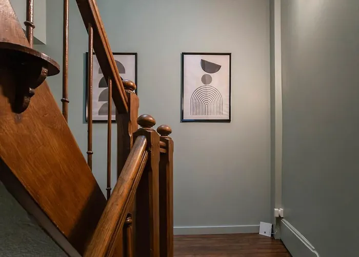 Poe-tehani - Design - Centre Apartment