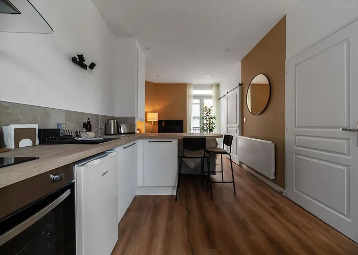 Poe-tehani - Design - Centre Apartment