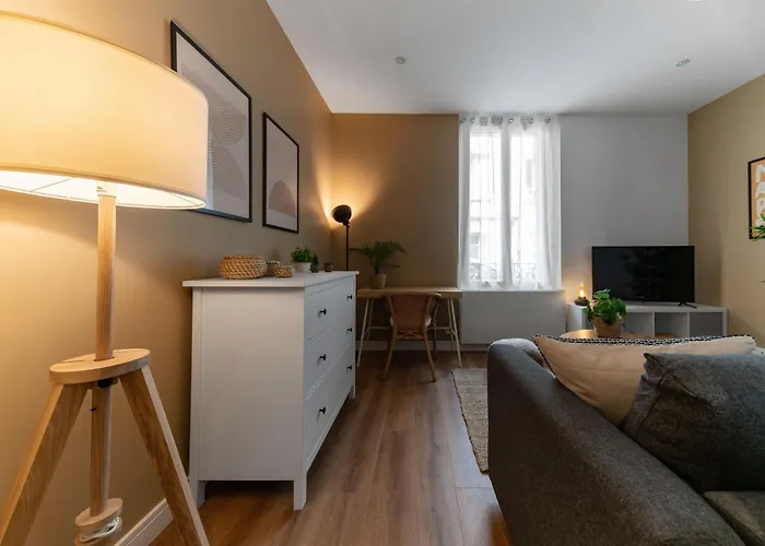 Poe-tehani - Design - Centre Apartment