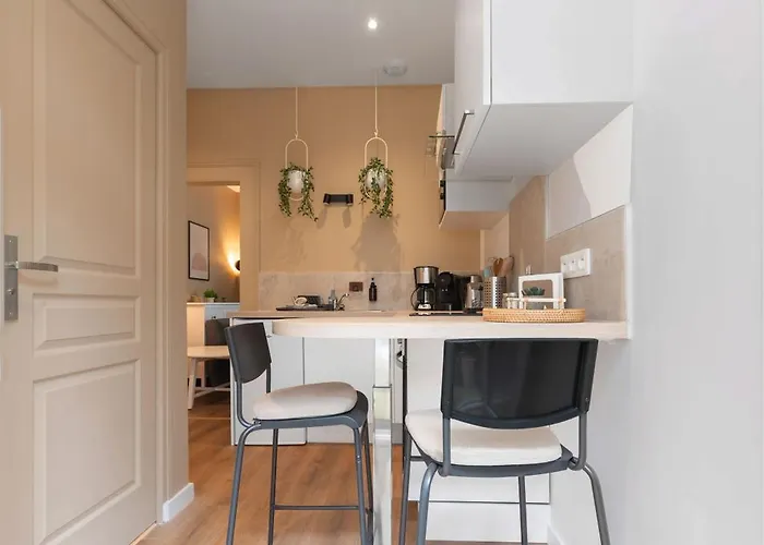 Poe-tehani - Design - Centre *